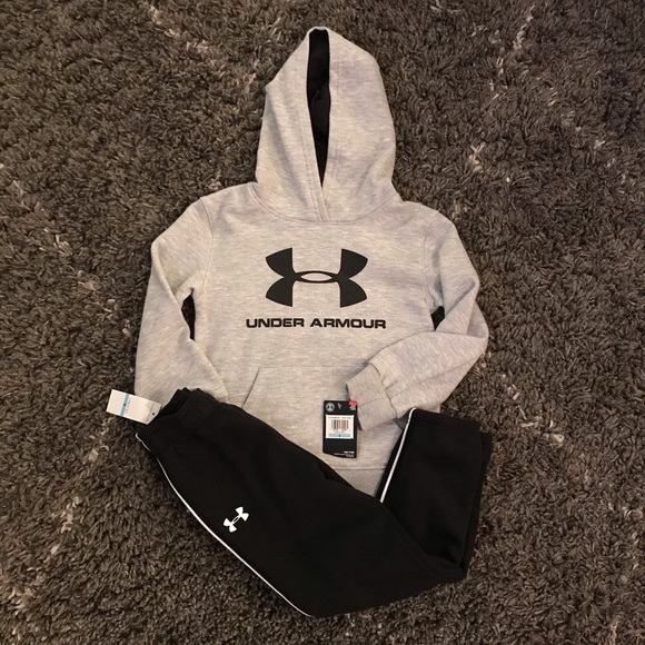 Under Armour Other - Under Armour Boys 2 piece set Size 5T